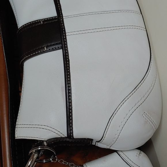 Coach Leather Soho With Keychain Coin Purse - Picture 8 of 17